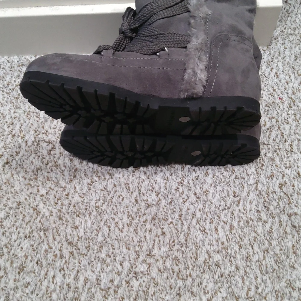 Boots - Picture 3 of 4